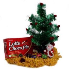 Buy Christmas Tree Santa N Choco Pie Online - OyeGifts