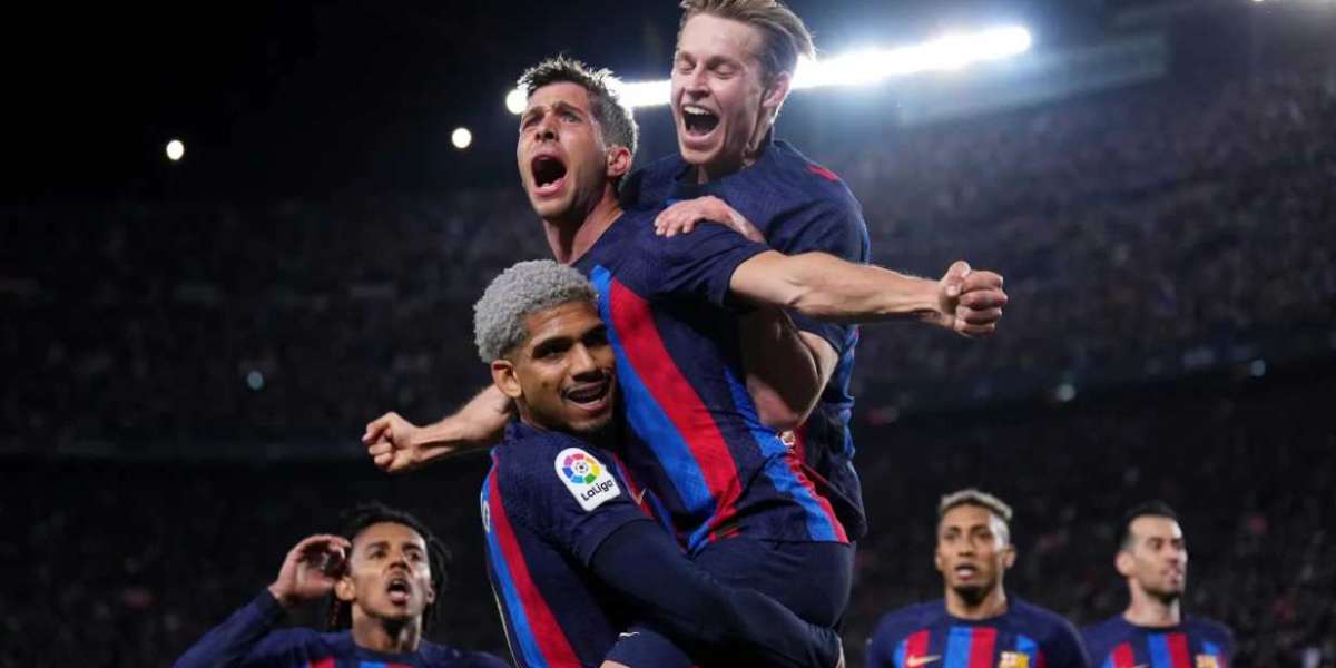 Barcelona secures dramatic El Clásico win to move 12 points clear of Real Madrid in La Liga