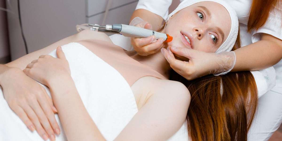 "Expert Insights: Dermatologists Discuss Hydrafacial Options"