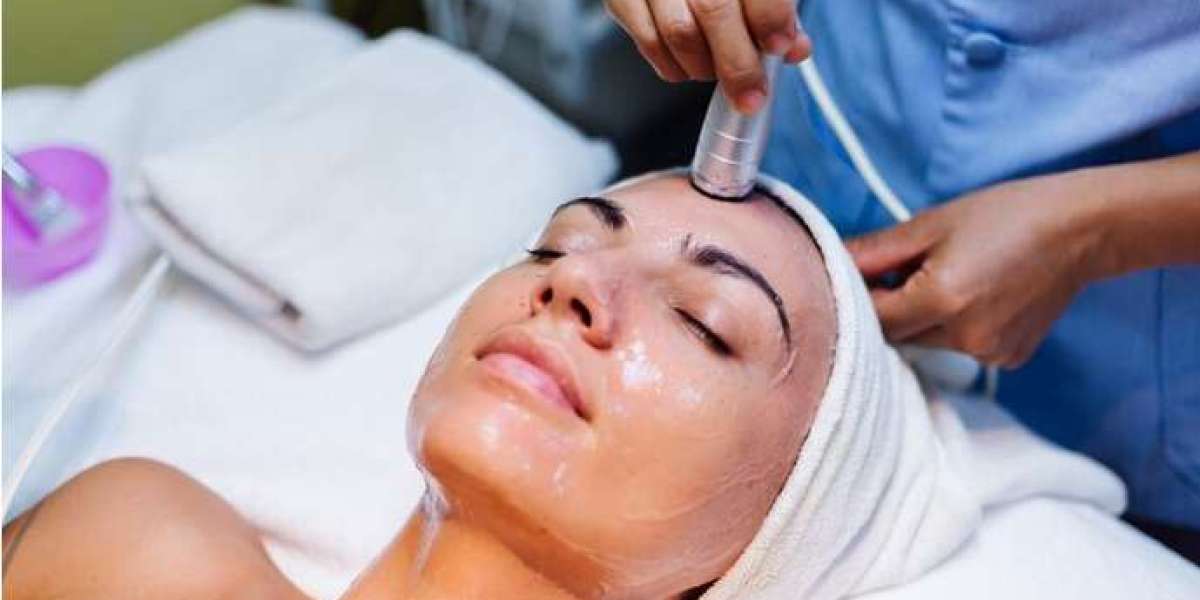 Hydrafacial: Transforming Your Skincare Routine in Cardiff for a Flawless Complexion