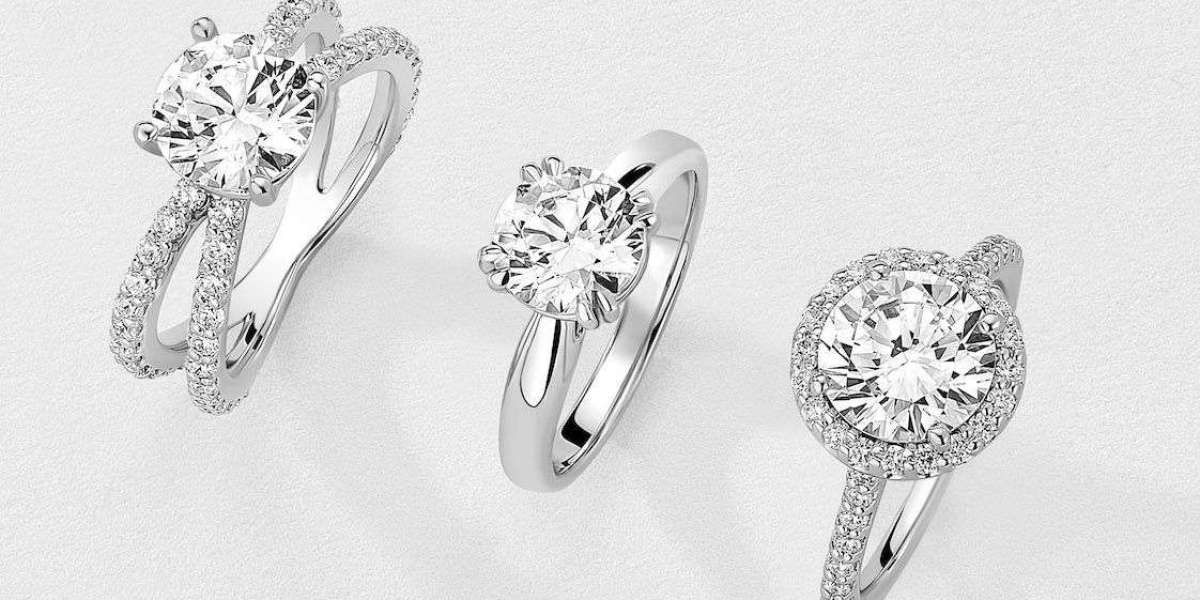 The Art of Buying Engagement Rings Online