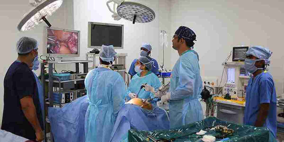 Expert Laparoscopic Surgery: Dubai's Top Surgeons