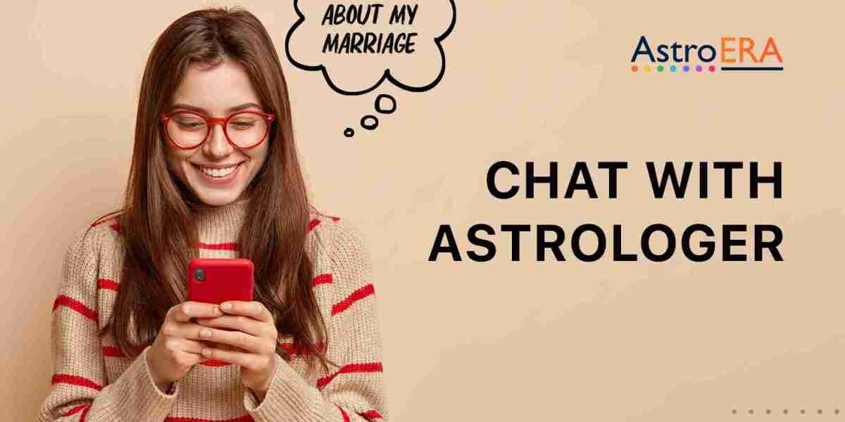 How can I chat with an Astrologer?