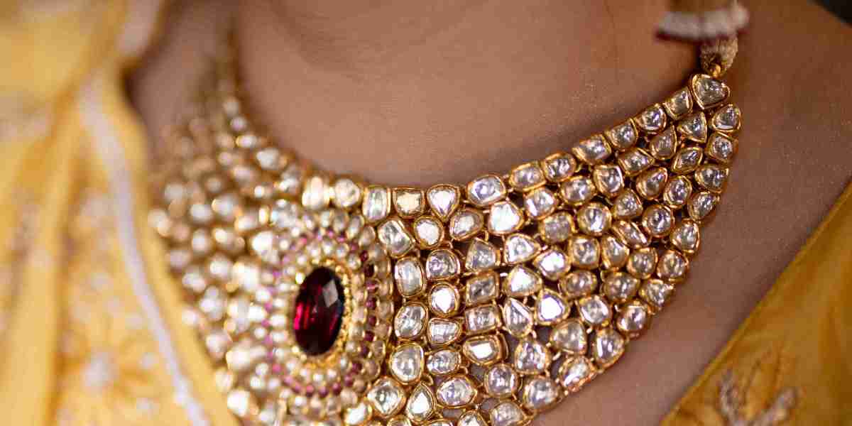 The Timeless Beauty of Polki Jewelry: A Comprehensive Guide