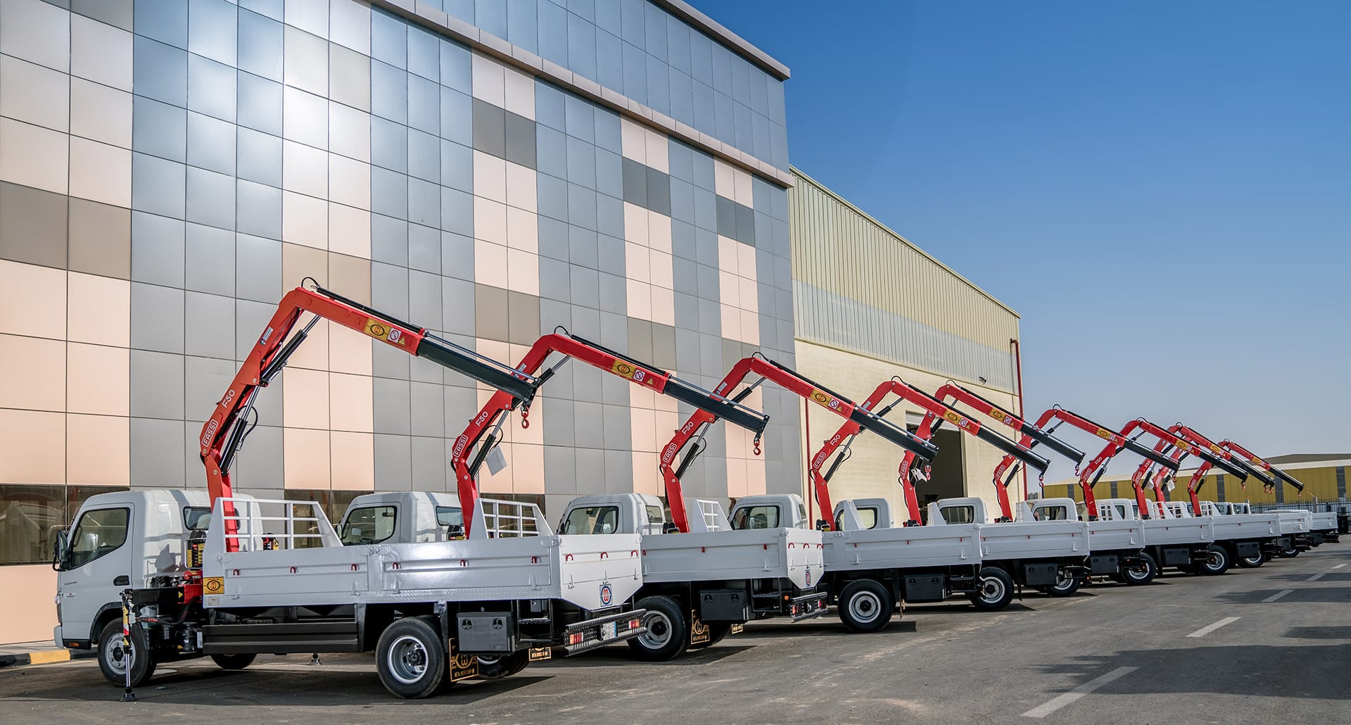 The Eco-Friendly Advantages of Knuckle Boom Cranes for Sustainable Street Cleaning – Metal Work Company