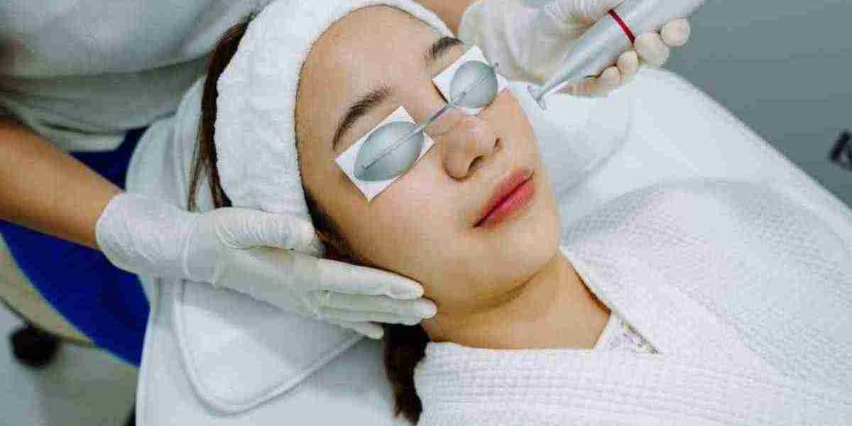 "Rejuvenate Your Skin with Enlighten Pico Genesis Treatment in Dubai"