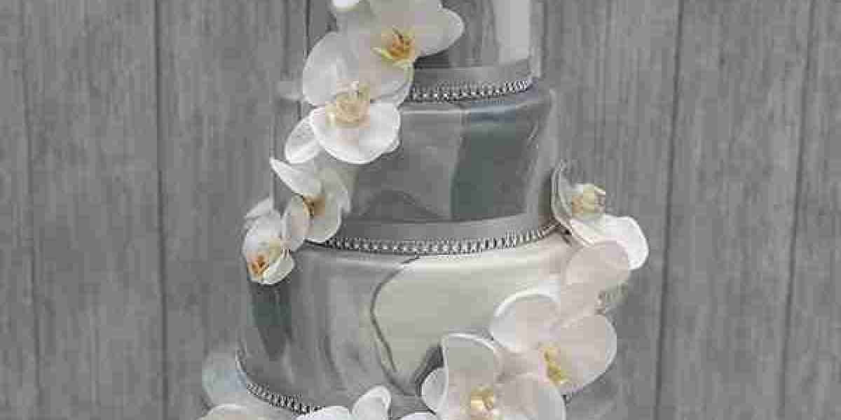 Say 'I Do' to Convenience: How to Order Wedding Cake Online for Your Big Day