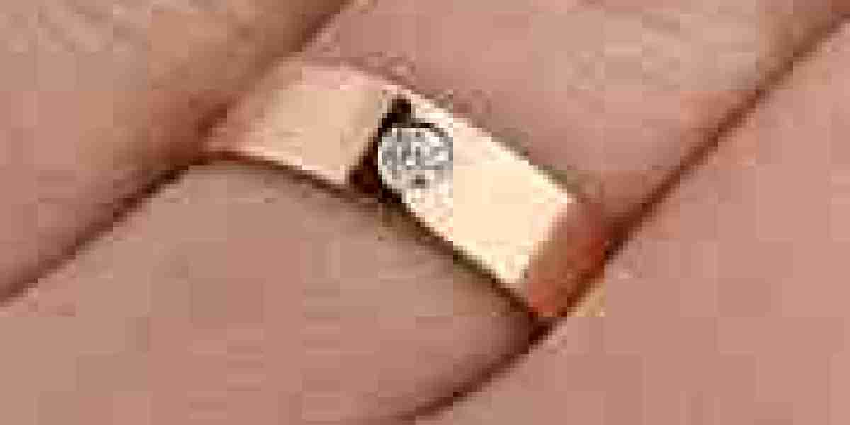Expert Tips for Caring for Your Women's Wedding Band to Keep It Looking Beautiful