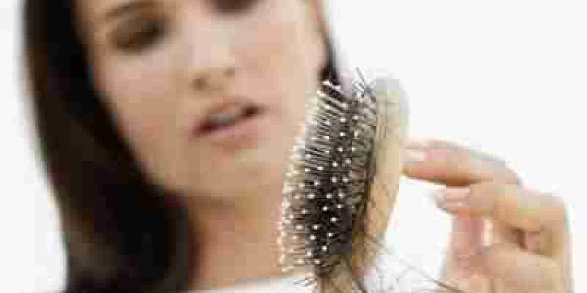 وقف تساقط الشعر: العلاجات الرائدة في دبي