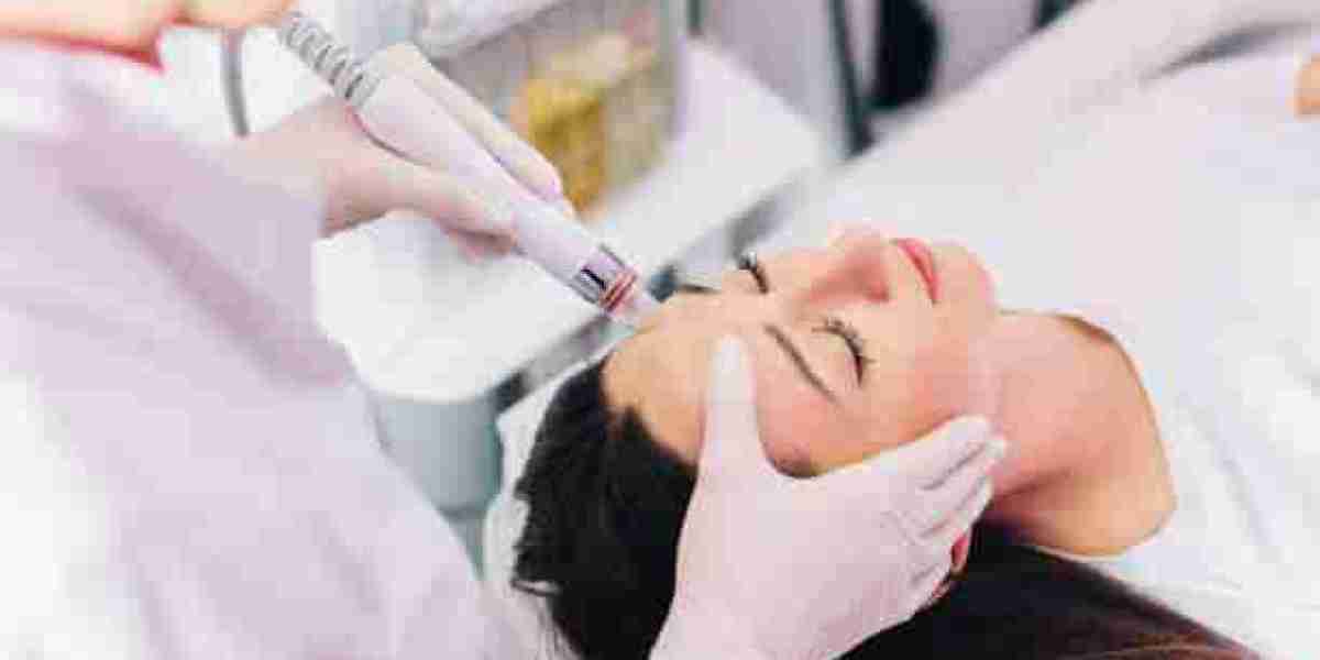 Top 5 HydraFacial Myths Debunked: What Dubai Clients Should Know