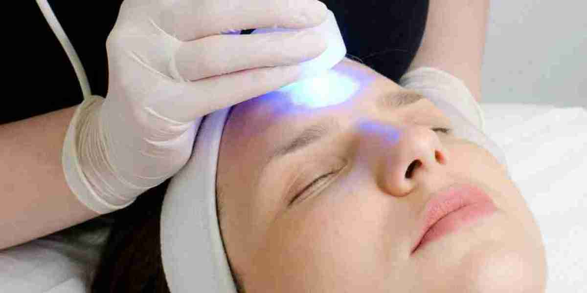 7 Benefits of LED Light Therapy in Dubai