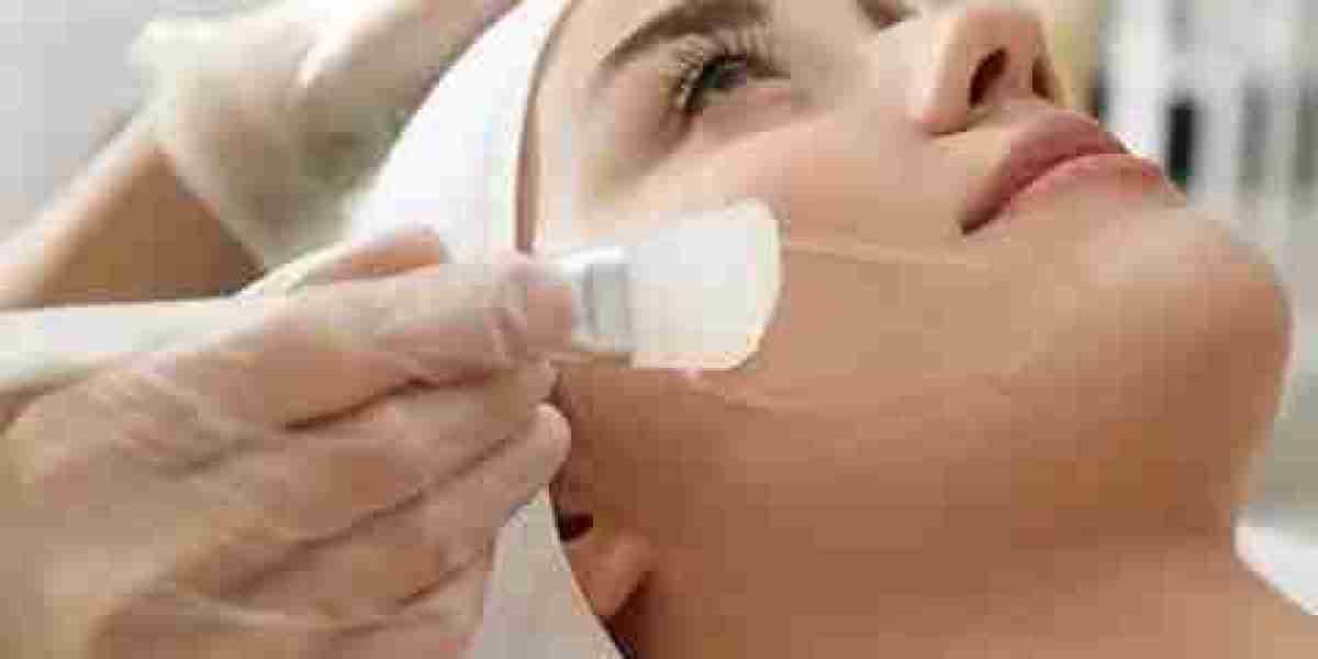 Chemical Peeling for Acne Scars: A Successful Solution in Dubai