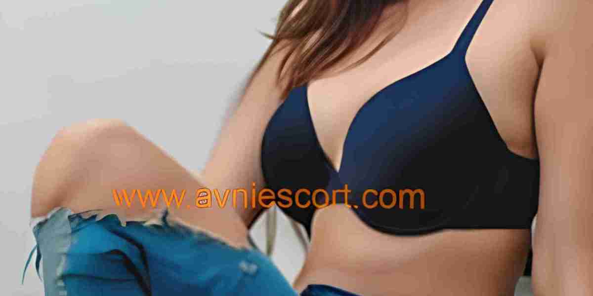 Experience Udaipur Like Never Before with a Professional Escort Service