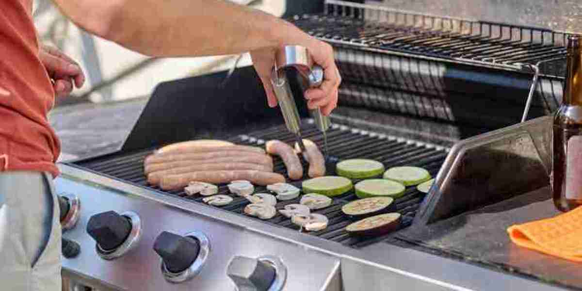 Grilling in the UK: Best Gas BBQs for Your Outdoor Space