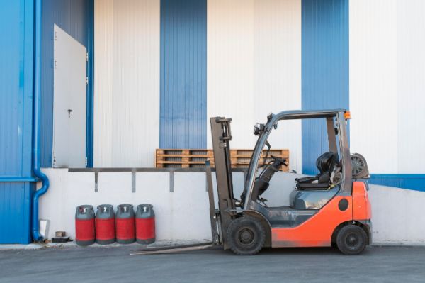 How to Find the Best Fork Truck Rental Service Near You