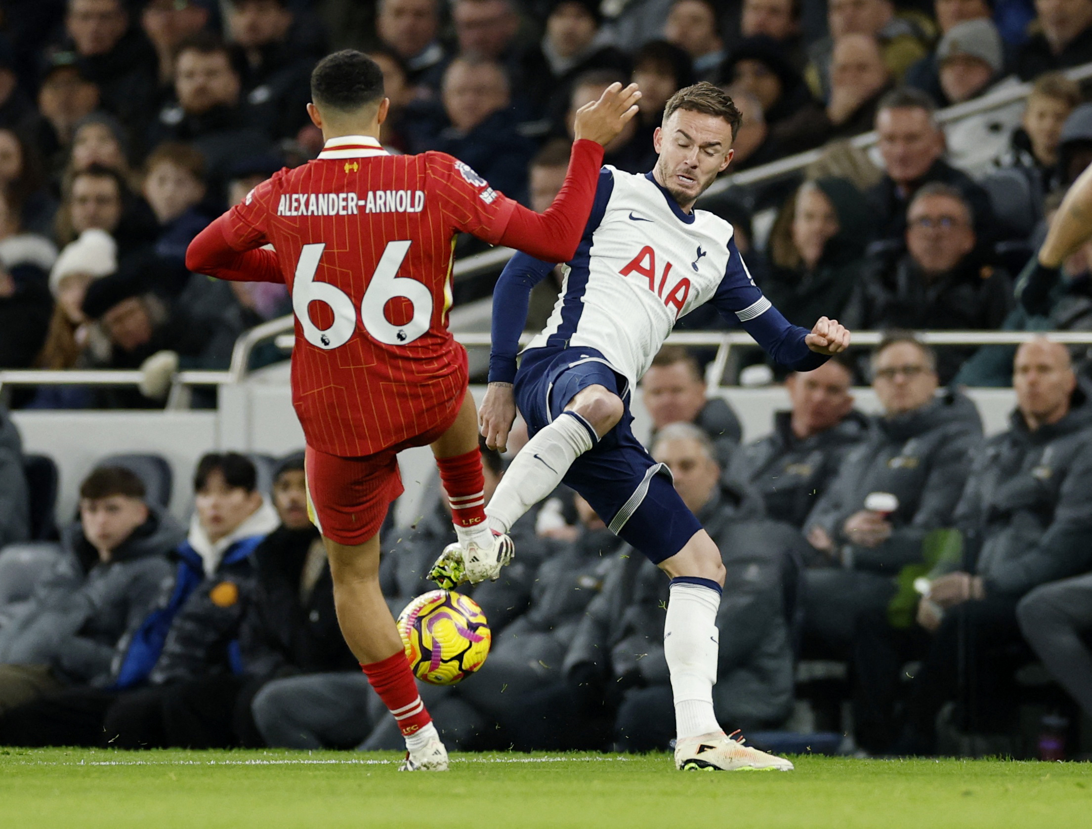 Soi kèo Tottenham vs Liverpool lúc 03h00 ngày 9/1/2025