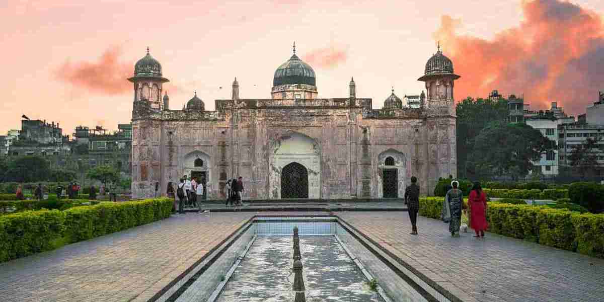 Step into History: The Untold Secrets of Lalbagh Fort