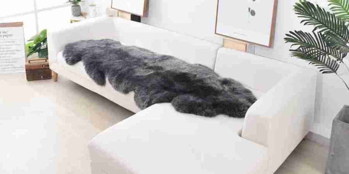 Faux Fur Pelt Rug – Luxurious & Cozy Floor Coverings